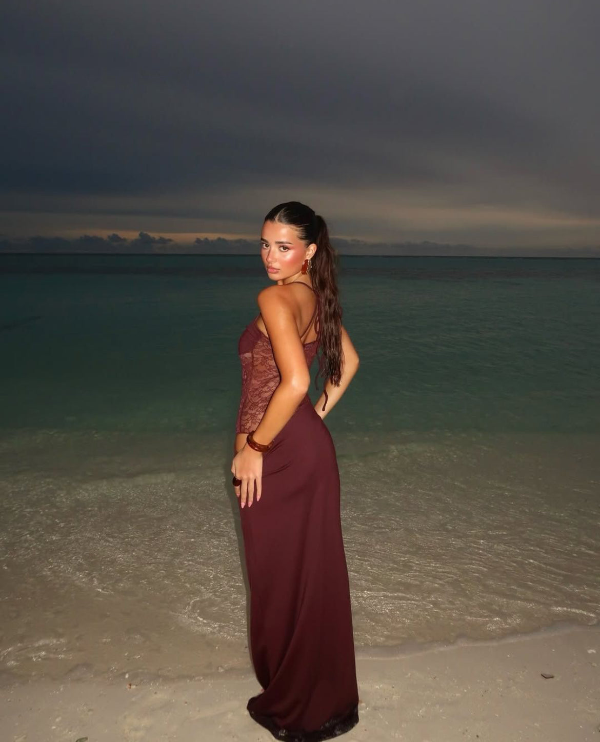 Elegant Wine Red Long Dress - Lace Detail Bodycon Maxi for Wedding Guest and Formal Night Out